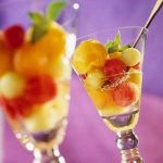 Десерт из дыни и арбуза в вине 