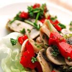 Салат с грибами и перцем