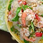 Тайский салат с креветками и помело 