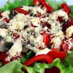 Салат с грибами, сыром и болгарским перцем